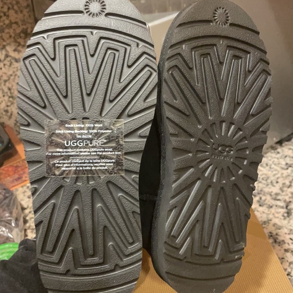 Ugg boots - Picture 3 of 5